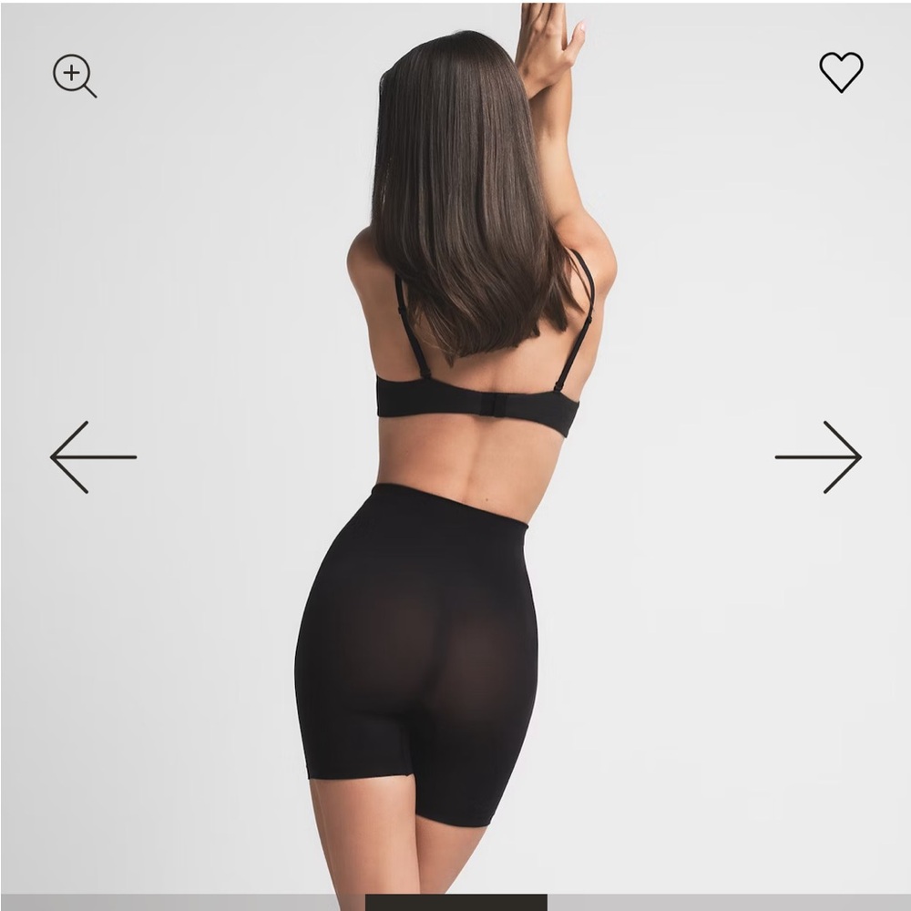 Skims Seamless Sculpt Mid Thigh Short - Picture 5 of 6